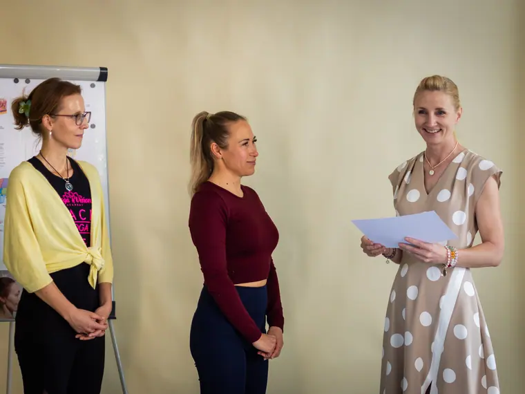 Moment z předávání certifikátů.